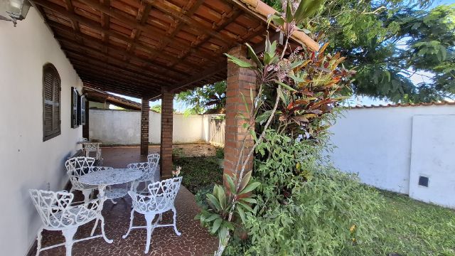 Casa com 480m² 6 quartos e 3 banheiros, à venda, no bairro Jardim Atlântico Central (Itaipuaçu) em Maricá