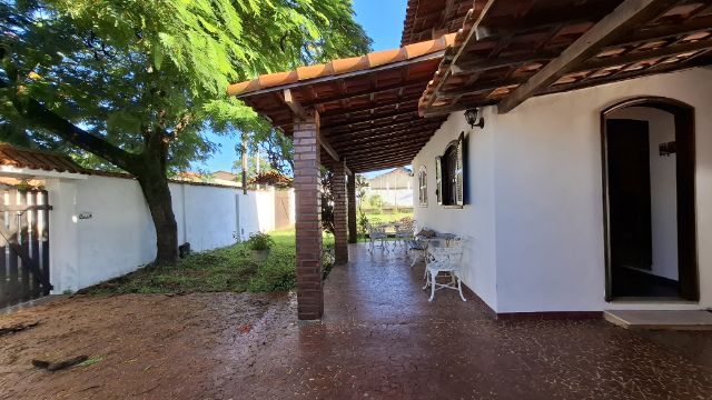 Casa com 480m² 6 quartos e 3 banheiros, à venda, no bairro Jardim Atlântico Central (Itaipuaçu) em Maricá