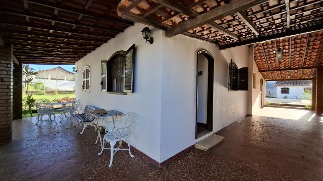 Casa com 480m² 6 quartos e 3 banheiros, à venda, no bairro Jardim Atlântico Central (Itaipuaçu) em Maricá