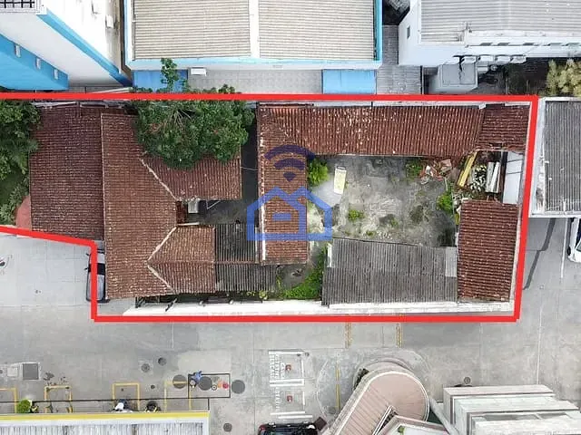 Casa com 372m², para alugar, no bairro Centro em Caraguatatuba