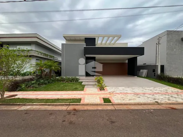 Casa com 357m² 3 quartos e 3 banheiros, à venda, no bairro Gran Residence em Arapongas