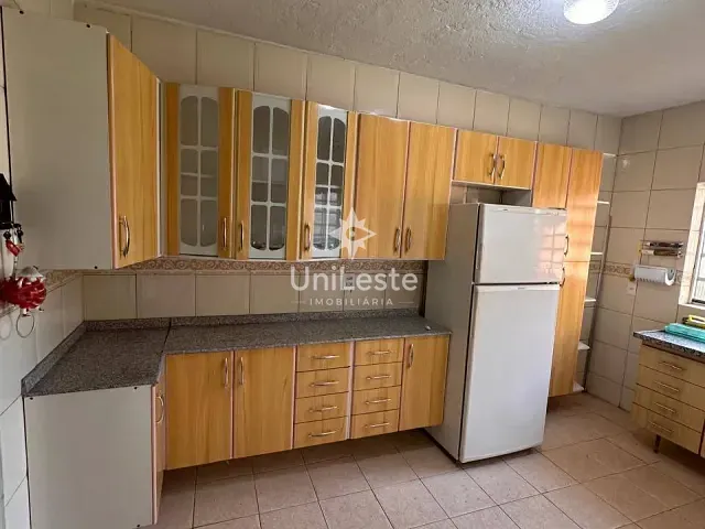 Casa 4 quartos e 2 banheiros, à venda, no bairro Nova Vista em Belo Horizonte