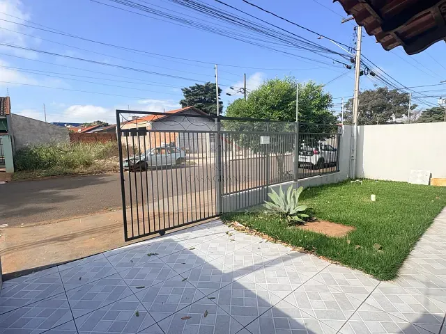 Casa com 158m² 2 quartos e 1 banheiro, para alugar, no bairro Conjunto Jose Erdei em Rolândia
