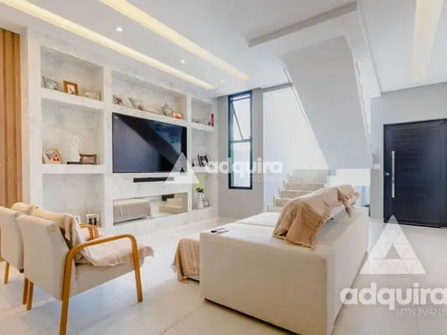 Casa com 200m² 4 quartos e 6 banheiros, à venda ou para alugar, no bairro Cará-cará em Ponta Grossa