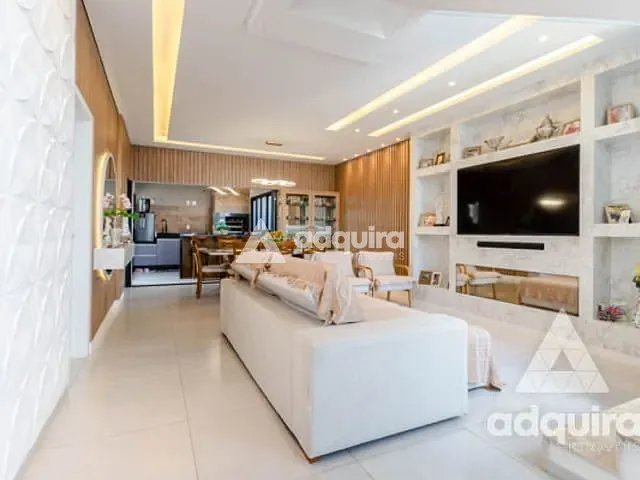 Casa com 200m² 4 quartos e 6 banheiros, à venda ou para alugar, no bairro Cará-cará em Ponta Grossa