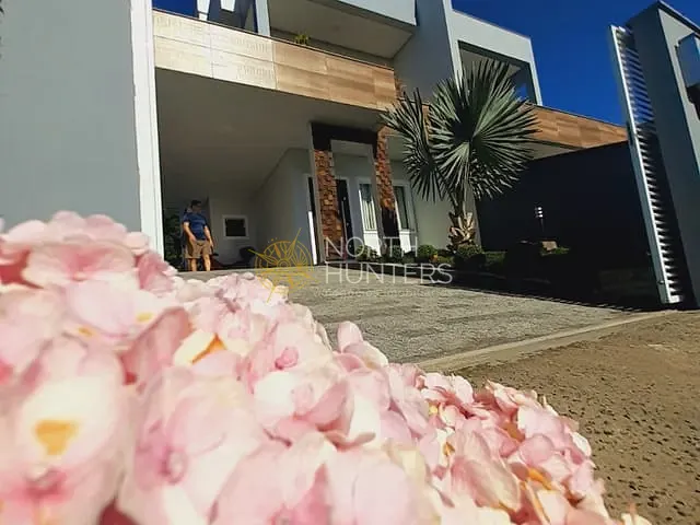 Casa com 170m² 2 quartos e 4 banheiros, à venda, no bairro Zona Industrial Norte em Joinville