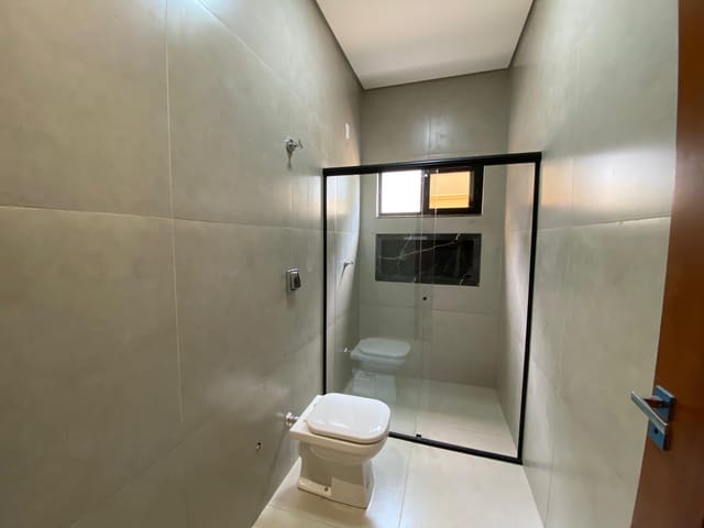 Casa com 180m² 3 quartos e 1 banheiro, à venda, no bairro Jardim Iporã em Sinop
