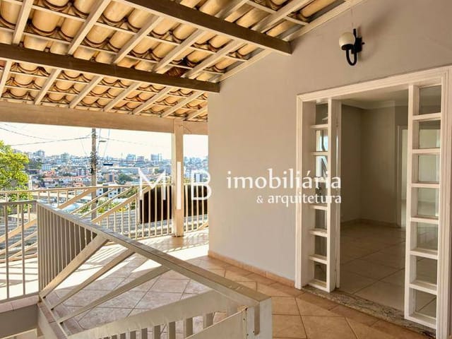 Casa 4 quartos e 4 banheiros, para alugar, no bairro Jardim Eldorado em Lavras