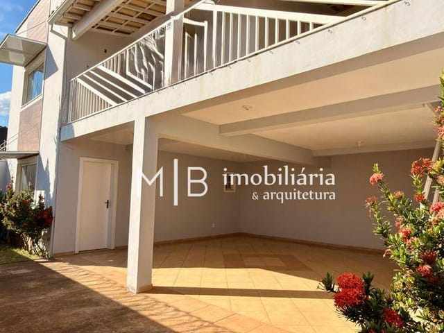 Casa 4 quartos e 4 banheiros, para alugar, no bairro Jardim Eldorado em Lavras