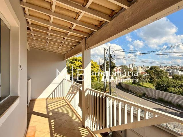 Casa 4 quartos e 4 banheiros, para alugar, no bairro Jardim Eldorado em Lavras