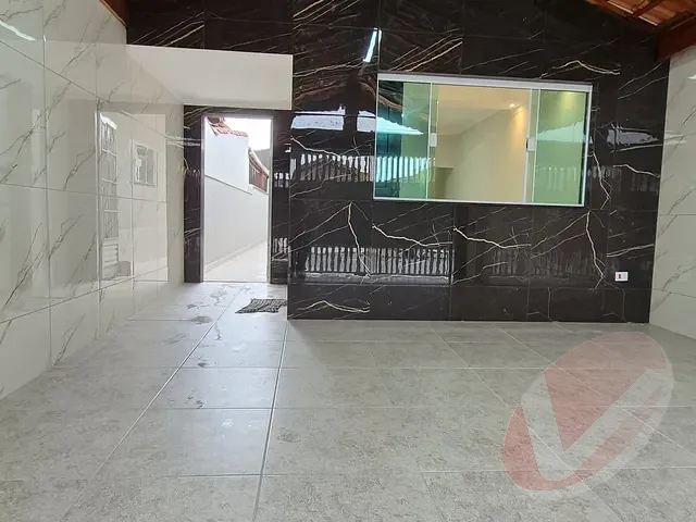 Casa 2 quartos e 1 banheiro, à venda, no bairro Imperador em Praia Grande