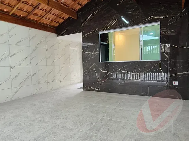 Casa 2 quartos e 1 banheiro, à venda, no bairro Imperador em Praia Grande
