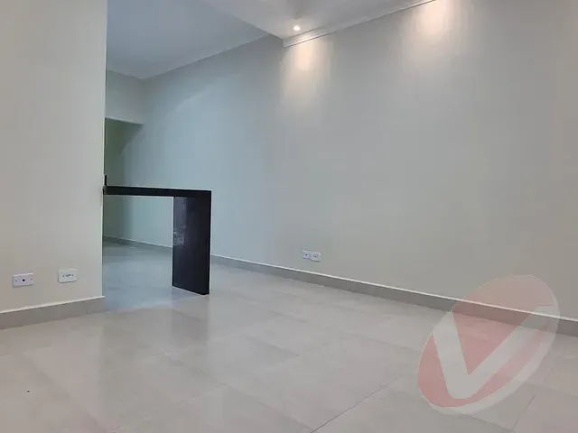 Casa 2 quartos e 1 banheiro, à venda, no bairro Imperador em Praia Grande