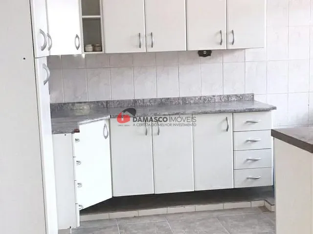 Casa com 200m² 2 quartos e 1 banheiro, à venda, no bairro Campestre em Santo André