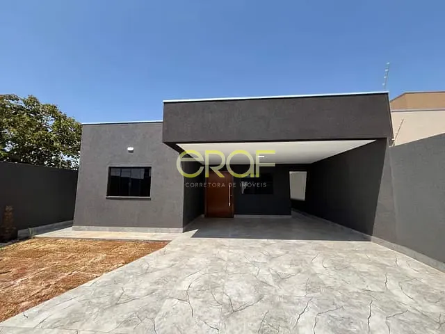 Casa com 300m² 3 quartos e 2 banheiros, à venda, no bairro Parque Serrano em Formosa
