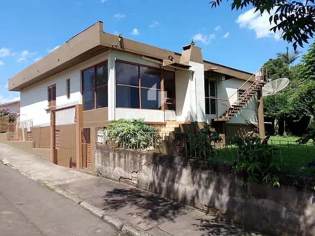 Casa com 480m² 3 quartos e 2 banheiros, à venda, no bairro Centro em Arroio do Meio