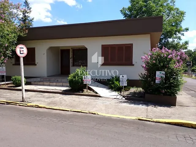 Casa com 480m² 3 quartos e 2 banheiros, à venda, no bairro Centro em Arroio do Meio