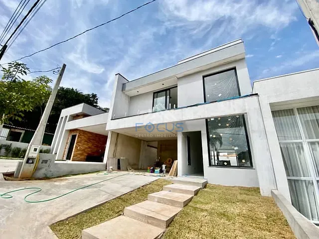 Casa com 225m² 3 quartos e 5 banheiros, à venda, no bairro Gramadão em Jundiaí