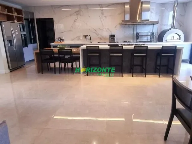 Casa com 500m² 4 quartos e 5 banheiros, à venda, no bairro Piedade em Caçapava