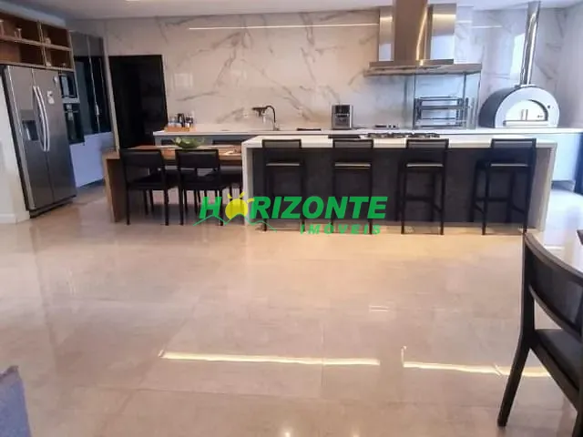 Casa com 500m² 4 quartos e 5 banheiros, à venda, no bairro Piedade em Caçapava