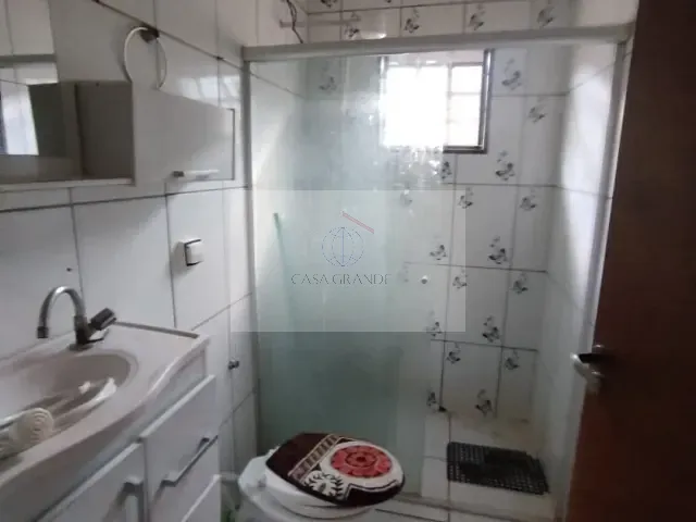 Casa 2 quartos e 1 banheiro, para alugar, no bairro Conjunto Habitacional San Fernando em Rolândia