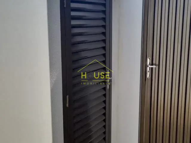 Casa com 240m² 3 quartos e 2 banheiros, à venda, no bairro Pozzobon em Votuporanga