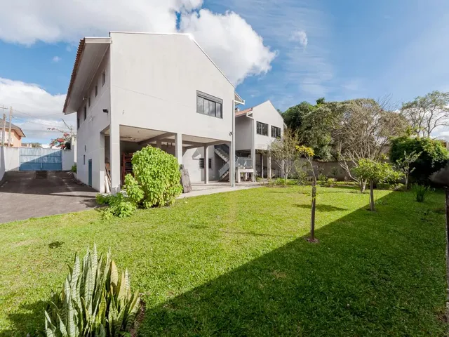 Casa 2 quartos e 4 banheiros, à venda, no bairro Butiatuvinha em Curitiba