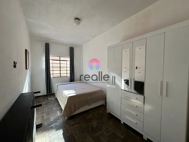 Casa com 360m² 4 quartos e 1 banheiro, à venda, no bairro Glória em Belo Horizonte