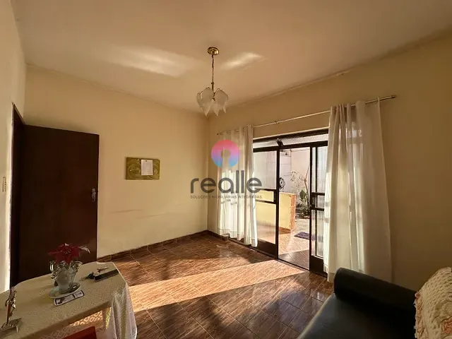 Casa com 360m² 4 quartos e 1 banheiro, à venda, no bairro Glória em Belo Horizonte