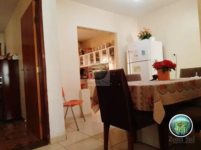 Casa com 184m² 2 quartos e 3 banheiros, à venda, no bairro Parque Vitória Régia em Sorocaba