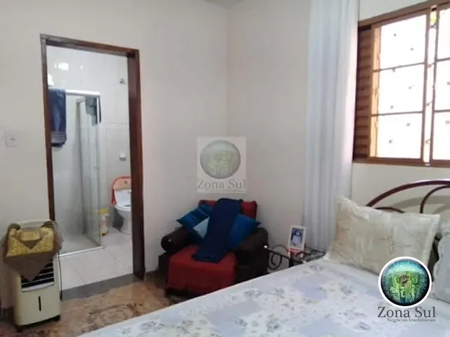 Casa com 184m² 2 quartos e 3 banheiros, à venda, no bairro Parque Vitória Régia em Sorocaba