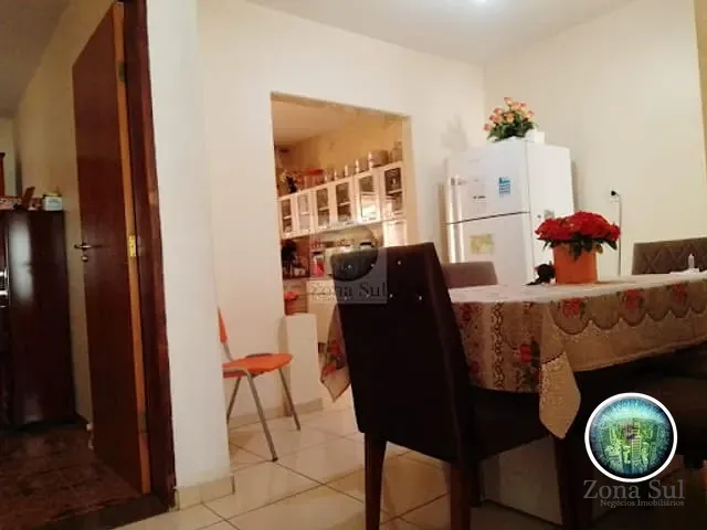 Casa com 184m² 2 quartos e 3 banheiros, à venda, no bairro Parque Vitória Régia em Sorocaba