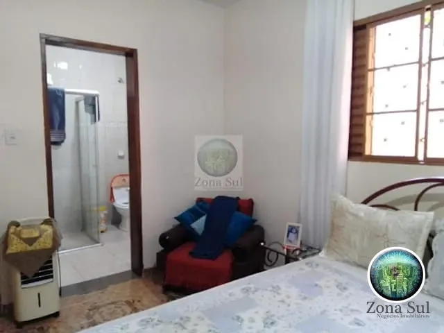 Casa com 184m² 2 quartos e 3 banheiros, à venda, no bairro Parque Vitória Régia em Sorocaba