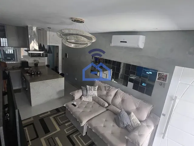 Sobrado com 105m² 2 quartos e 3 banheiros, à venda, no bairro Golfinhos em Caraguatatuba