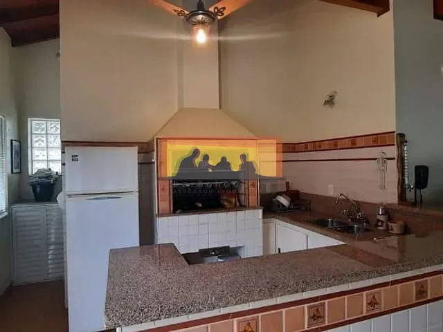 Casa com 813m² 3 quartos e 2 banheiros, à venda, no bairro Cidade Universitária em Campinas