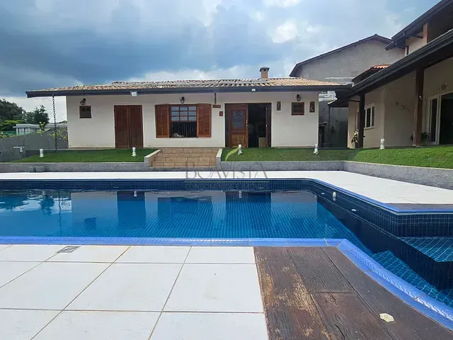 Casa 4 quartos e 2 banheiros, à venda, no bairro Green Village Residence (Batatuba) em Piracaia