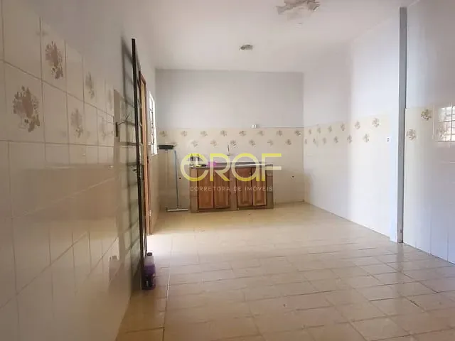 Casa com 180m² 3 quartos e 2 banheiros, à venda ou para alugar, no bairro Centro em Formosa