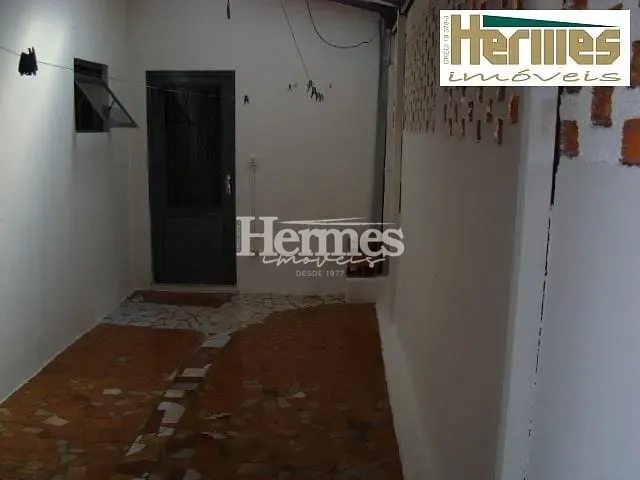 Casa com 300m² 3 quartos e 2 banheiros, à venda, no bairro Vila Bressani em Paulínia