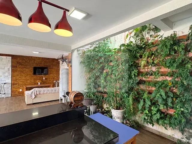 Casa com 750m² 1 quarto e 2 banheiros, à venda, no bairro Centro em Rolândia