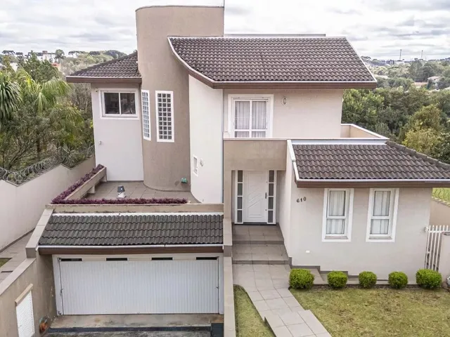 Casa com 960m² 4 quartos e 5 banheiros, à venda, no bairro Santa Felicidade em Curitiba