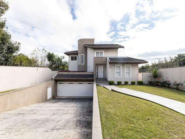 Casa com 960m² 4 quartos e 5 banheiros, à venda, no bairro Santa Felicidade em Curitiba