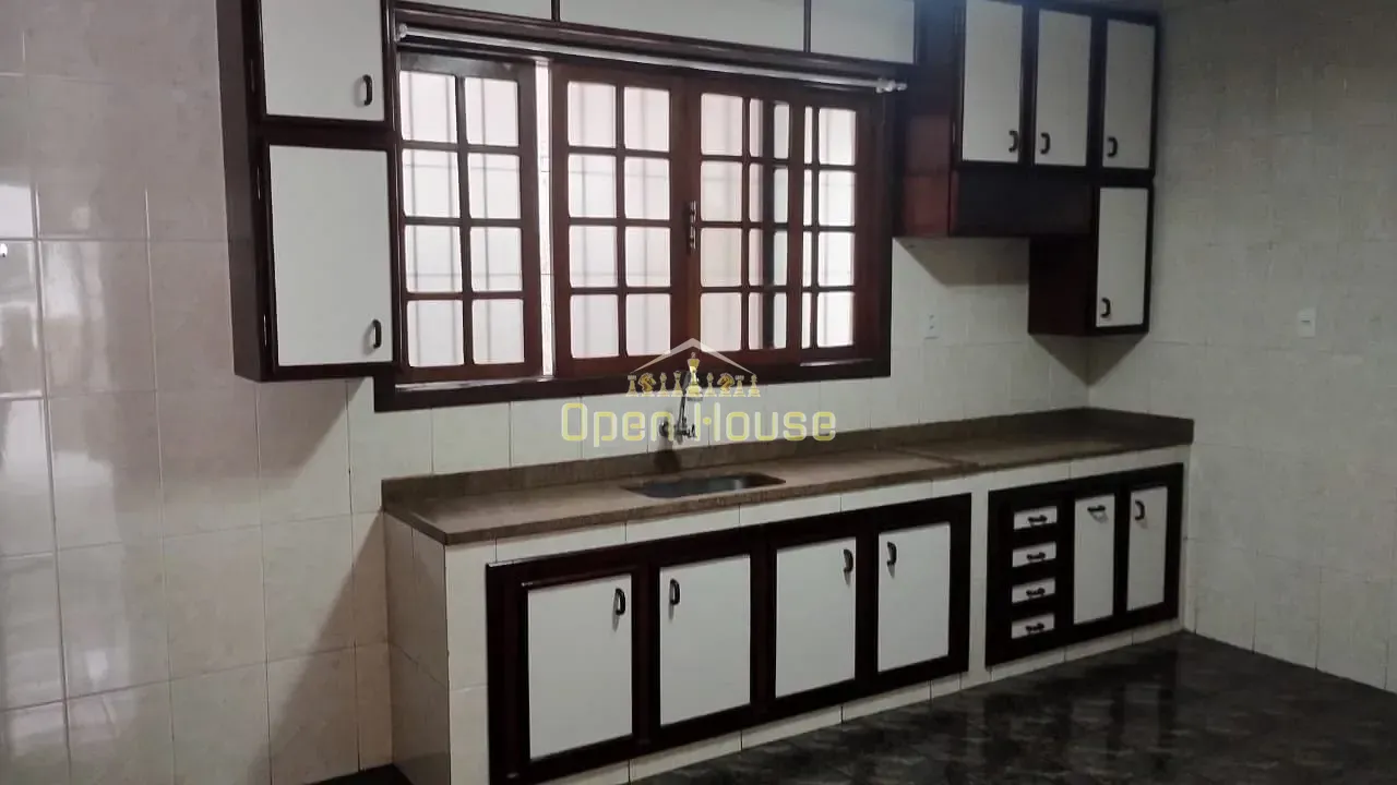 Casa, 4 quartos, 212 m² - Foto 1