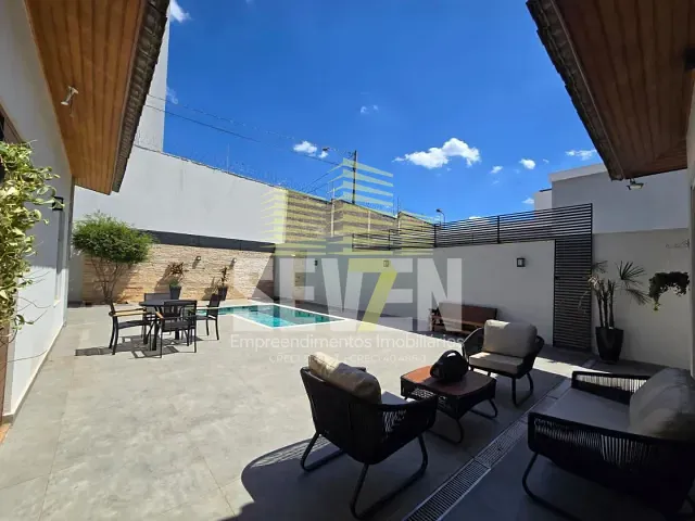 Casa com 600m² 4 quartos e 5 banheiros, à venda, no bairro Vila Aviação em Bauru