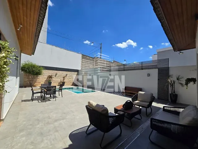 Casa com 600m² 4 quartos e 5 banheiros, à venda, no bairro Vila Aviação em Bauru
