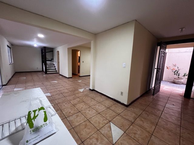Casa com 213m² 4 quartos e 3 banheiros, para alugar, no bairro Vila do Sol em Cabo Frio