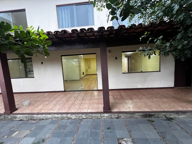 Casa com 213m² 4 quartos e 3 banheiros, para alugar, no bairro Vila do Sol em Cabo Frio