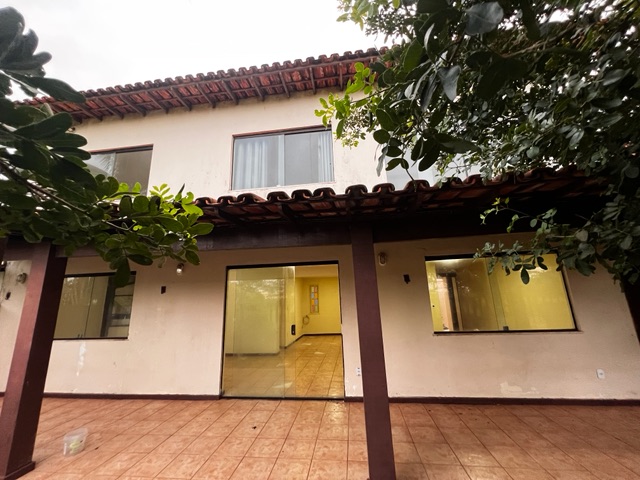 Casa com 213m² 4 quartos e 3 banheiros, para alugar, no bairro Vila do Sol em Cabo Frio