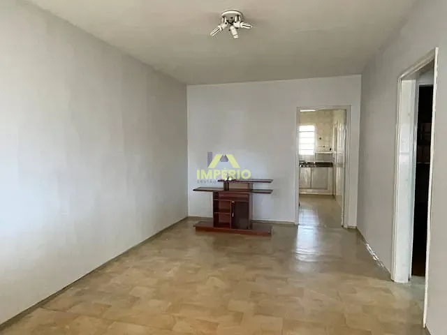 Casa com 245m² 2 quartos e 2 banheiros, para alugar, no bairro Centro em Salto