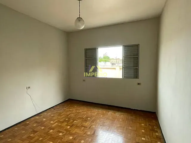 Casa com 245m² 2 quartos e 2 banheiros, para alugar, no bairro Centro em Salto