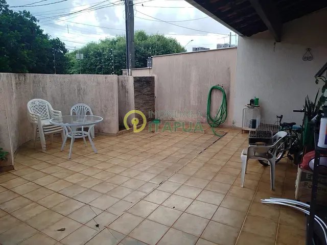 Casa com 364m² 4 quartos e 3 banheiros, à venda, no bairro San Izidro em Londrina